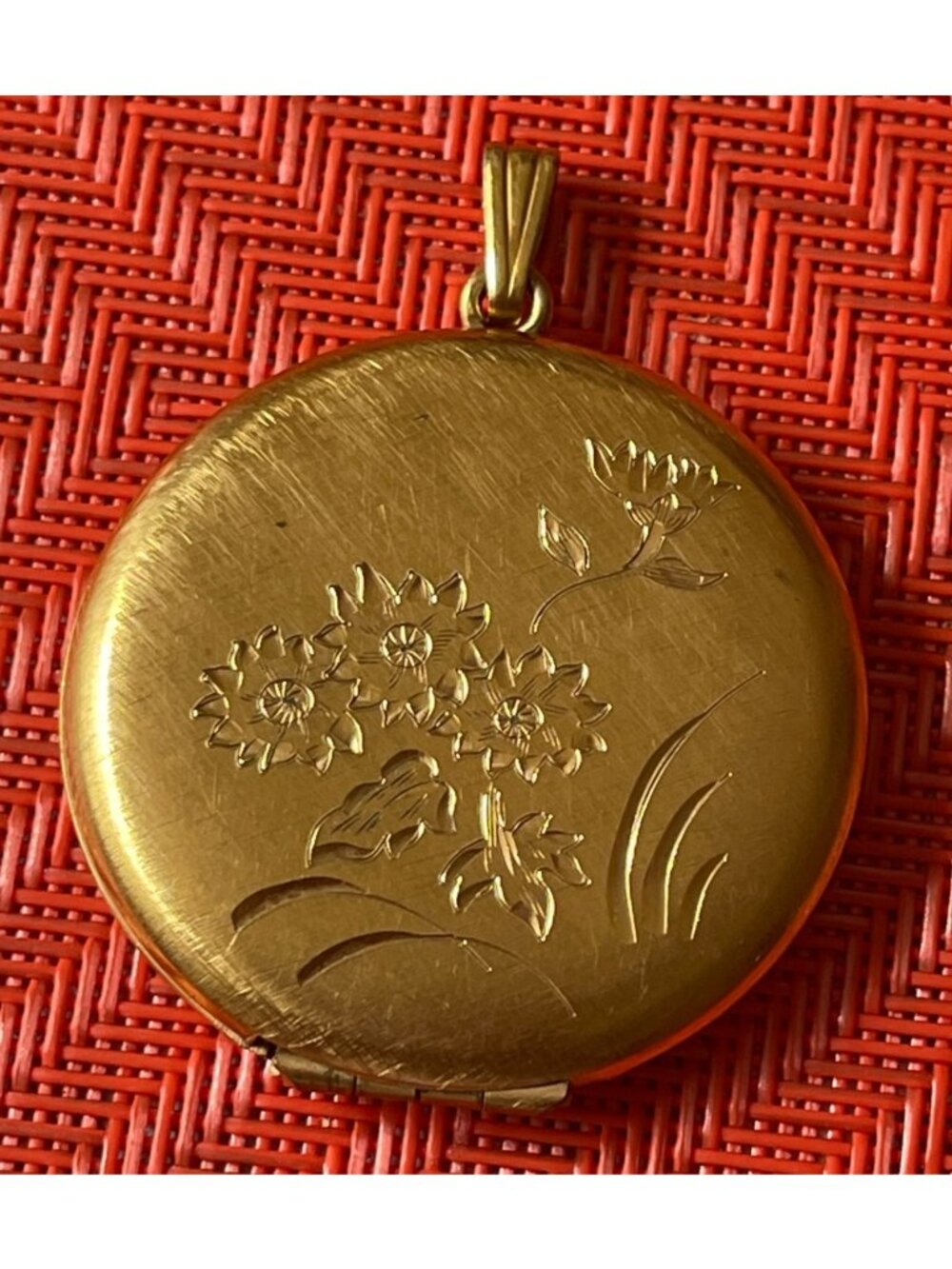Vtg Etched Floral Gold-Tone Locket Pendant Signed B.A. Ballou 1/20 12K GF